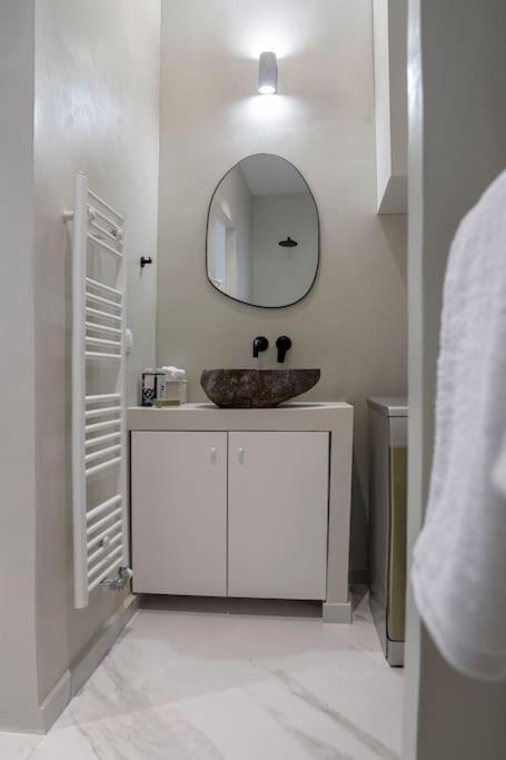 Apartment Romantic With Hot Tub Next To Acropolis