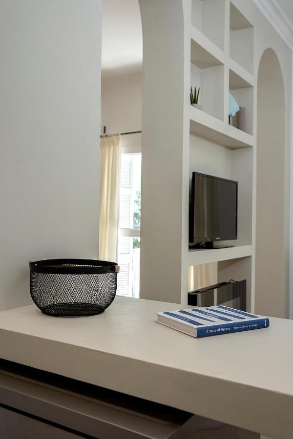 Apartment Romantic With Hot Tub Next To Acropolis