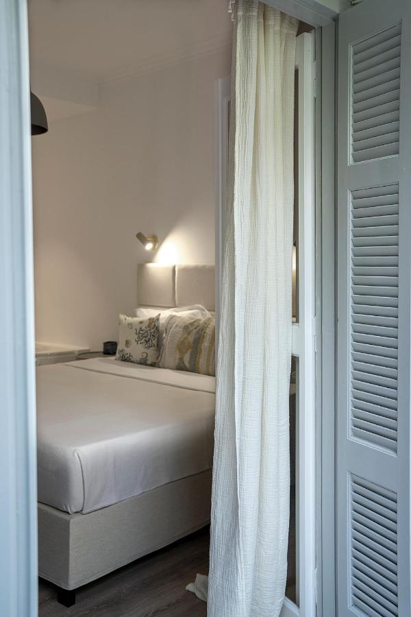 Romantic With Hot Tub Next To Acropolis * Athen