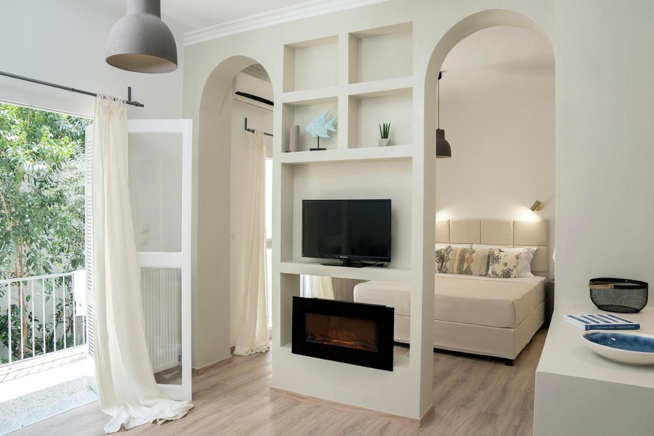Romantic With Hot Tub Next To Acropolis Apartment Athen